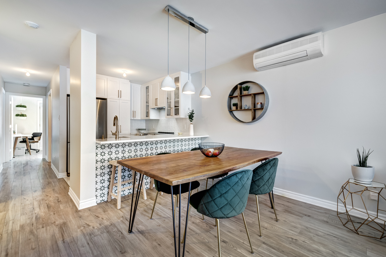 Séjour et cuisine d'un logement accompagné par Ouest Conciergerie