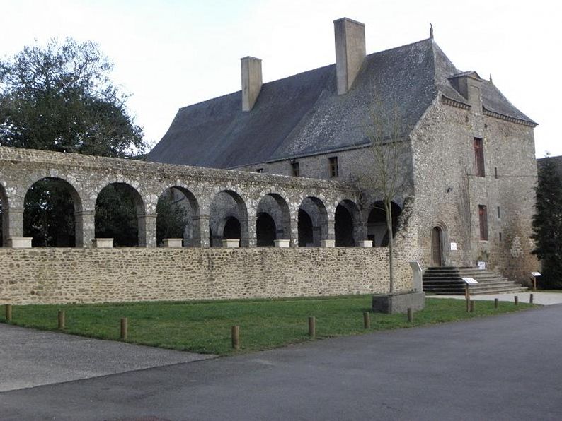 Le Tronchet